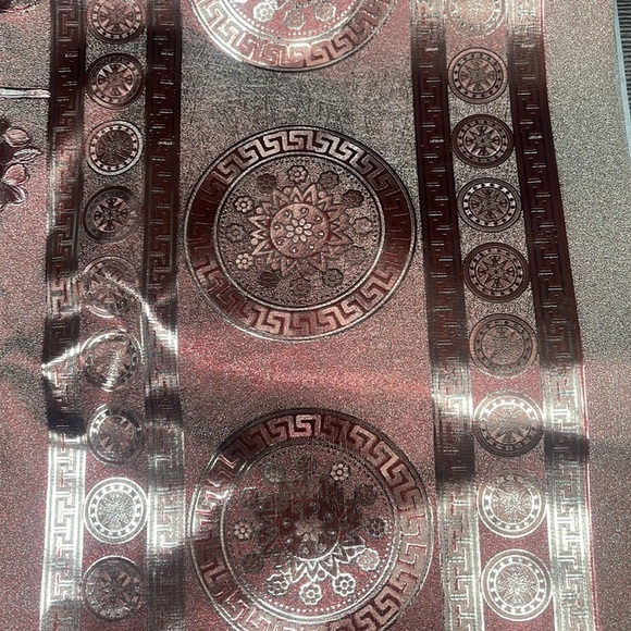 Tablecloth - Picture 2 of 6